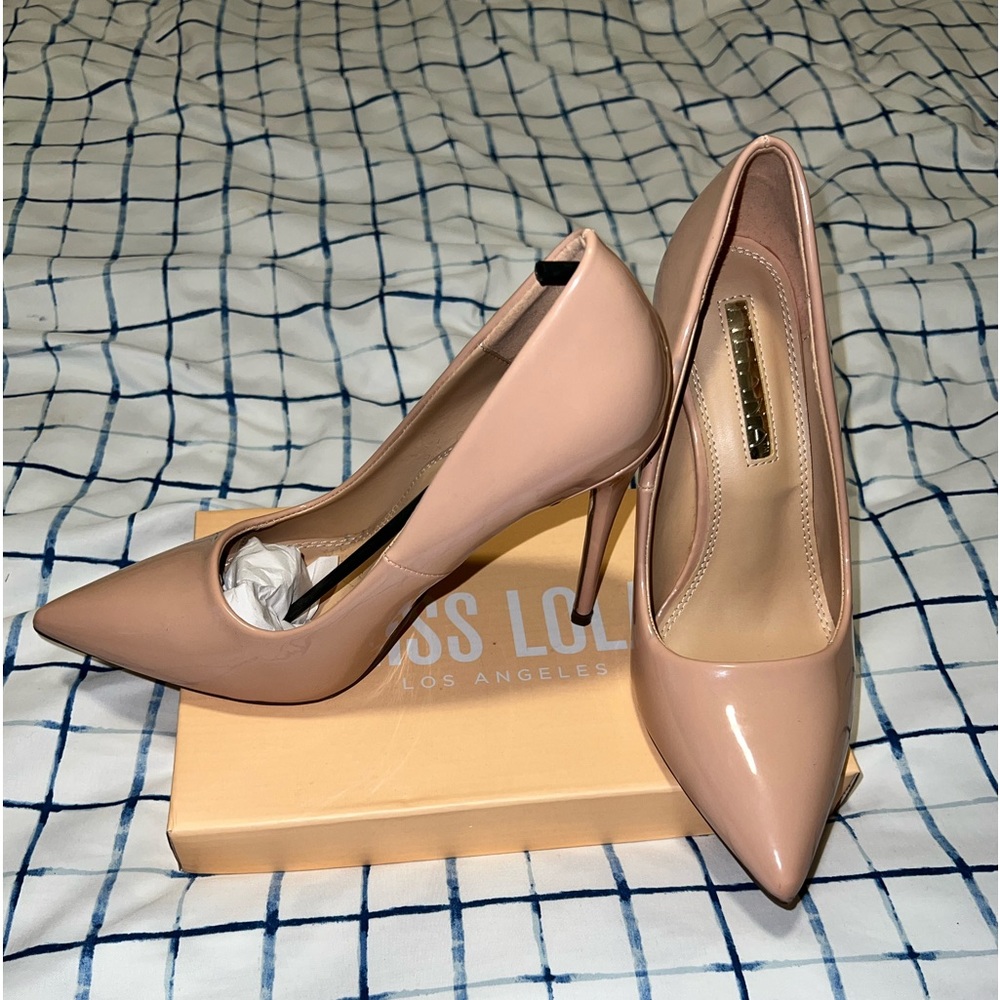 NUDE PUMPS